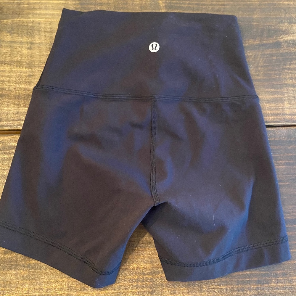 Lululemon BLACK wunder train high rise short 4”